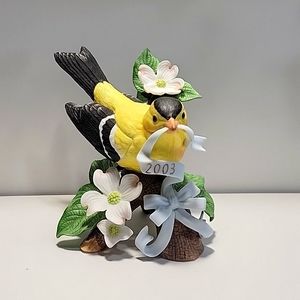 2003 American Goldfinch by Lenox porcelain sculpture